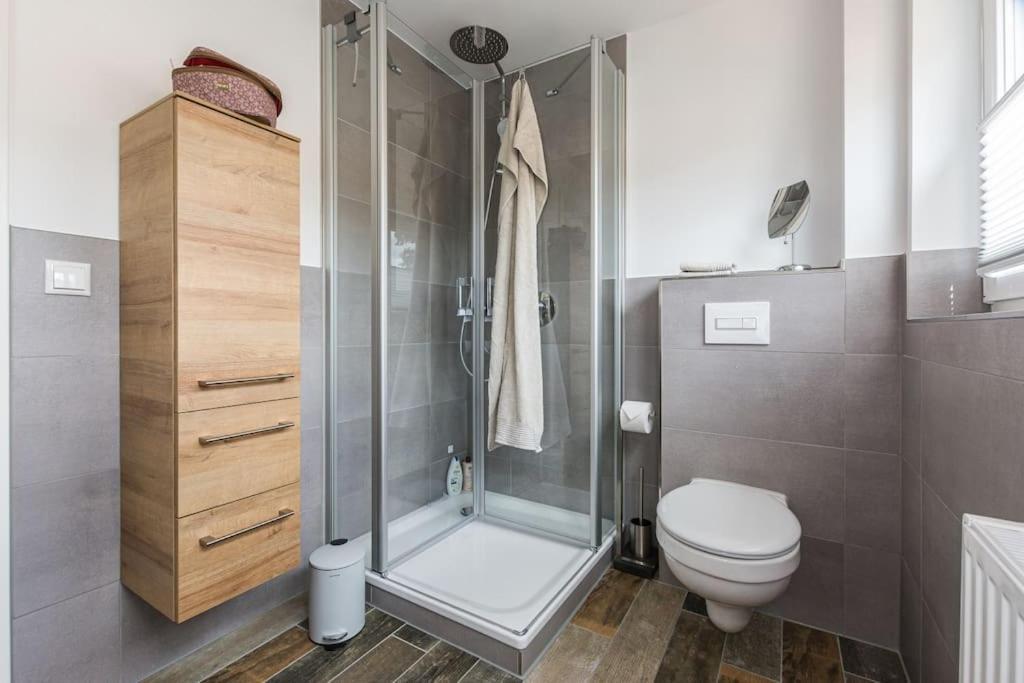5 Sterne-Ferienhaus Eisvogel Am See Mit Sauna Und Kamin Krakow am See Luaran gambar